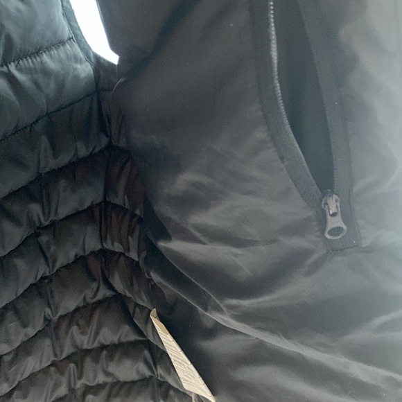 OAKLEY Black Women’s Down Vest - Picture 2 of 5